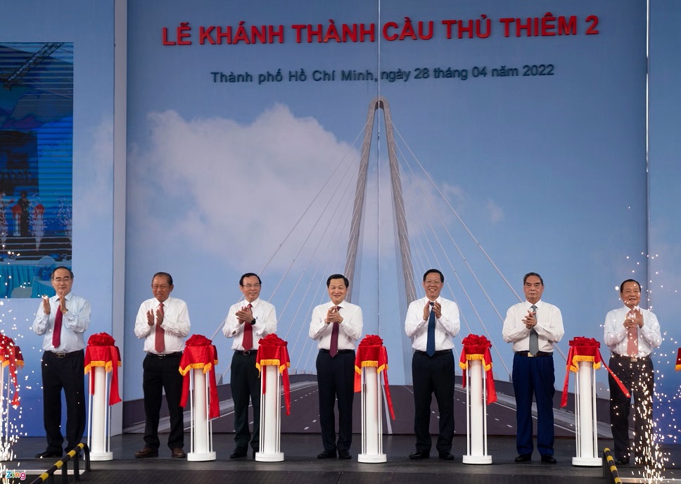 cắt băng khánh thành cầu thủ thiêm 2